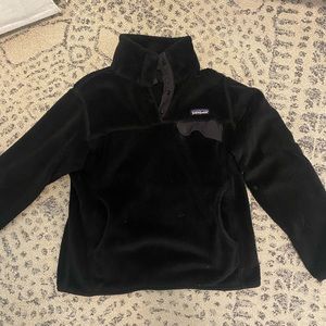 Black Patagonia pull over fleece
